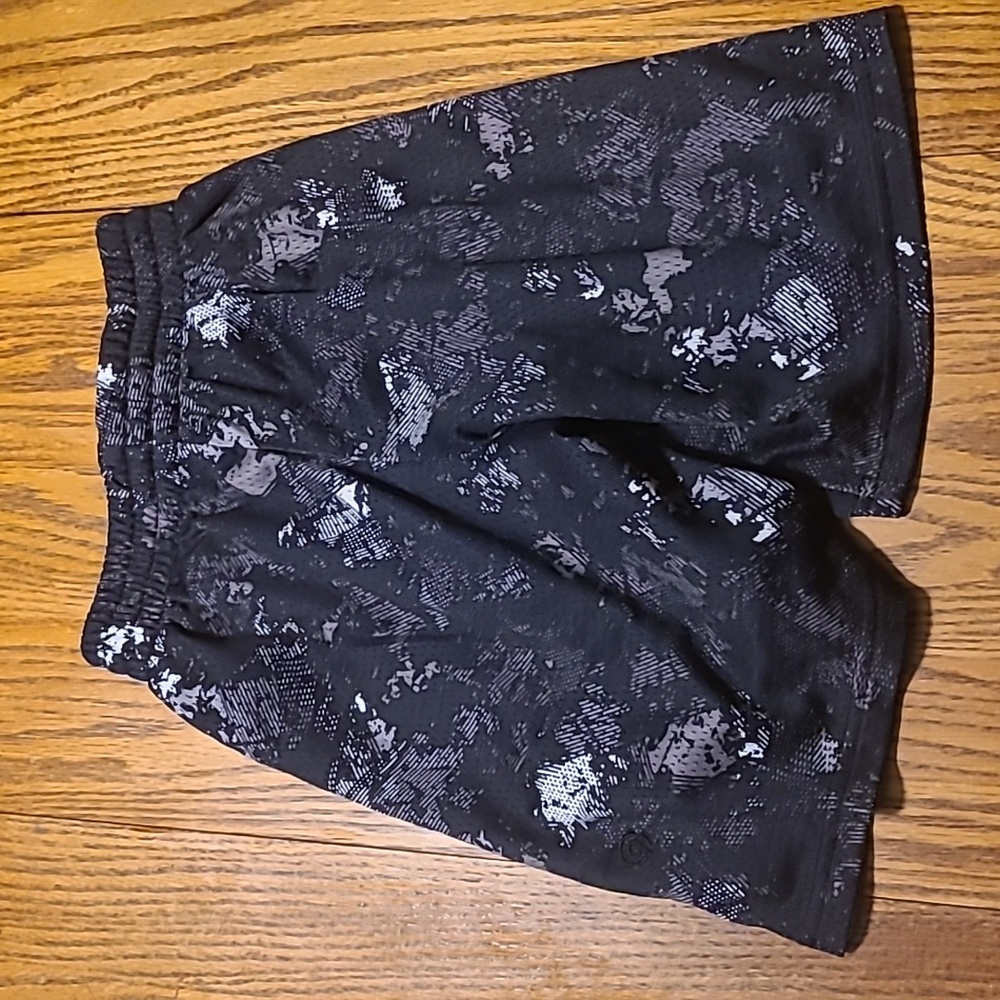 Champion Black and Gray Camouflage Athletic Set - Boy's XS - Picture 13 of 13